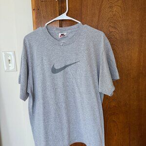 VTG 90's Nike logo short sleeve T shirt / Men's Gray / Medium